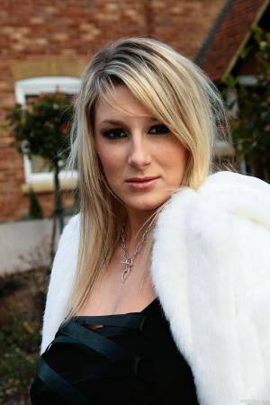 Original 2000 px/ 3000 px