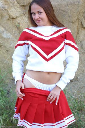 Original 682 px/ 1024 px