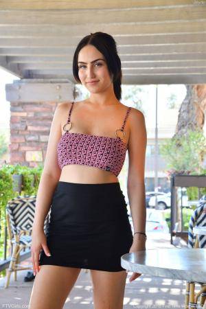 Original 852 px/ 1280 px