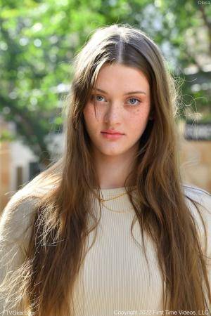 Original 852 px/ 1280 px