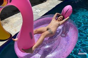 Original 3000 px/ 2000 px