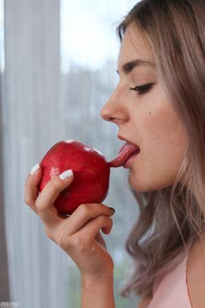 Original 3744 px/ 5616 px