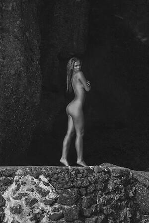 Original 498 px/ 746 px