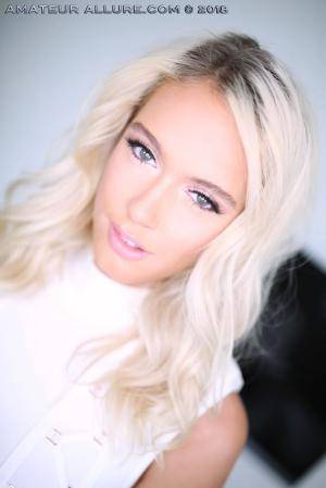 #SwallowSalon Athena Palomino