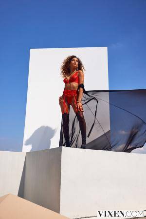 Original 2000 px/ 2999 px