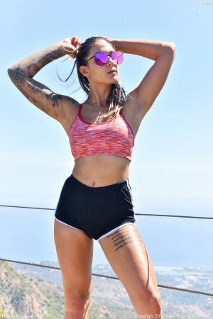 Original 852 px/ 1280 px