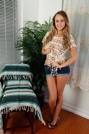 Original 682 px/ 1024 px