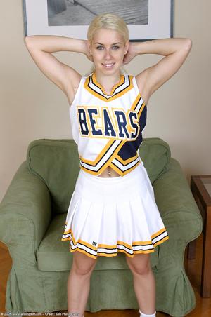 Original 680 px/ 1024 px