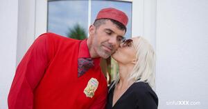 Original 4096 px/ 2160 px