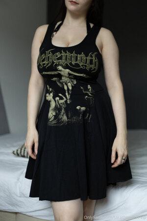 Original 853 px/ 1280 px