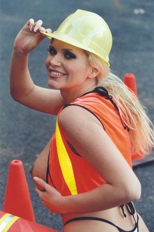 Original 585 px/ 881 px