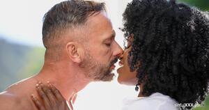 Original 5000 px/ 2637 px