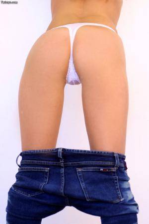 Original 682 px/ 1024 px