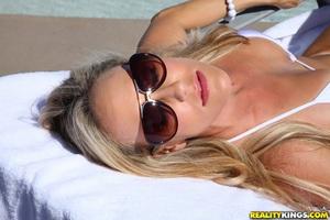 Original 3840 px/ 2560 px