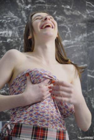 Original 855 px/ 1280 px