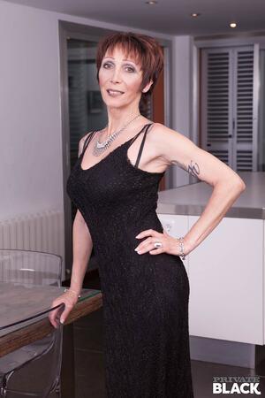 Original 1067 px/ 1600 px