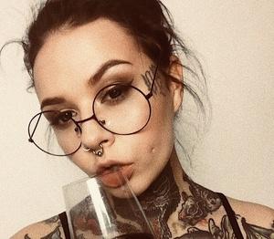 Original 922 px/ 804 px