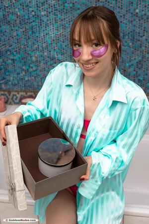 Original 1366 px/ 2048 px