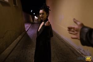 Original 4090 px/ 2727 px