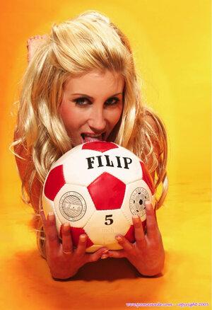 Original 719 px/ 1050 px