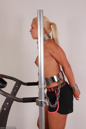 Original 853 px/ 1280 px