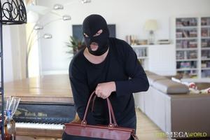 Original 3500 px/ 2333 px