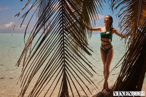 Original 2999 px/ 2000 px