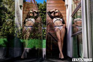 Original 2999 px/ 2000 px