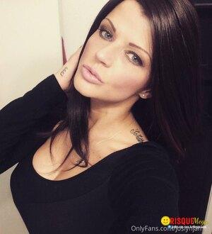 Original 705 px/ 776 px