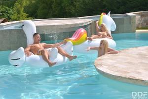 Original 4000 px/ 2670 px