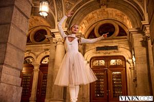 Original 2999 px/ 2000 px