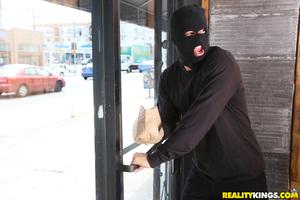 Original 3840 px/ 2560 px