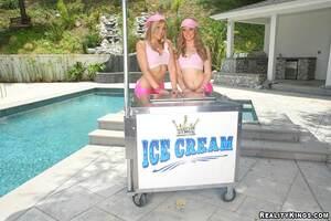 Original 900 px/ 600 px