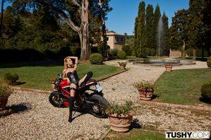 Original 2250 px/ 1500 px