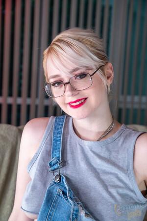 #ManoJob Annie Archer - My Favorite Therapist!