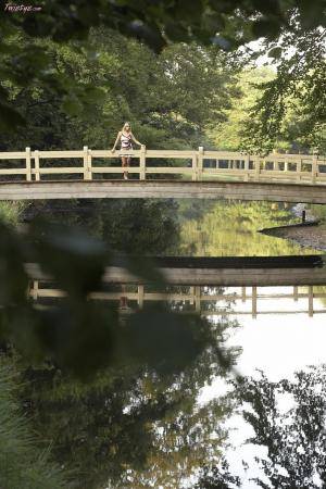 Original 853 px/ 1280 px