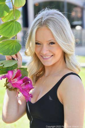 Original 852 px/ 1280 px