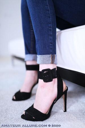 Original 2560 px/ 3840 px