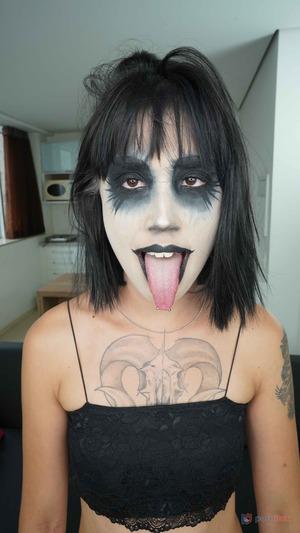 Original 1458 px/ 2592 px