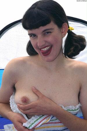 Original 683 px/ 1024 px