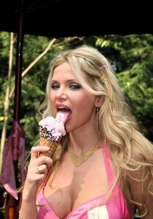 Original 701 px/ 1000 px