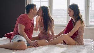 Original 7680 px/ 4320 px