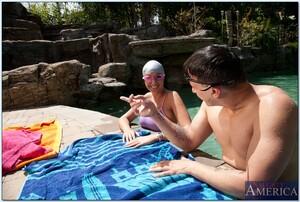 Original 850 px/ 571 px