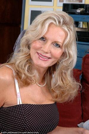 Original 682 px/ 1024 px