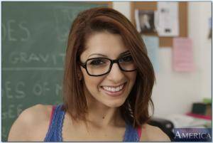 Original 850 px/ 571 px