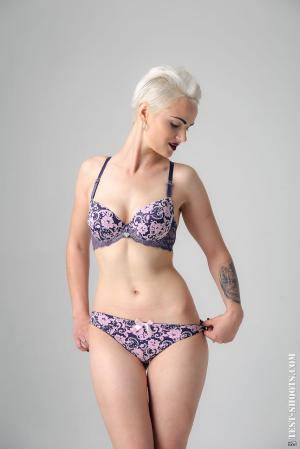 Original 854 px/ 1280 px