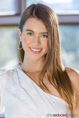 #SheSeducedMe Jill Kassidy & Whitney Wright - The Perfect Kiss - x219 - December 06 2021