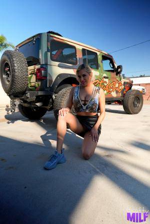 BrattyMILF Caitlin Bell - Milf Comes On To Sons Coach - 107x - 4240 x 2832px - December 31, 2021_97364254