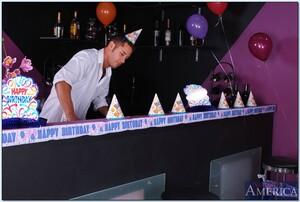 Original 850 px/ 573 px