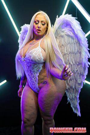 Original 1067 px/ 1600 px